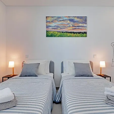 Ocean Chic By The Apartamento *