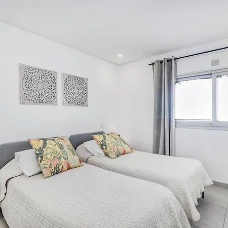 Ocean Chic By The Apartamento *