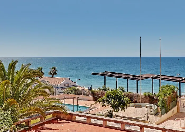 Ocean Chic By The Apartament *