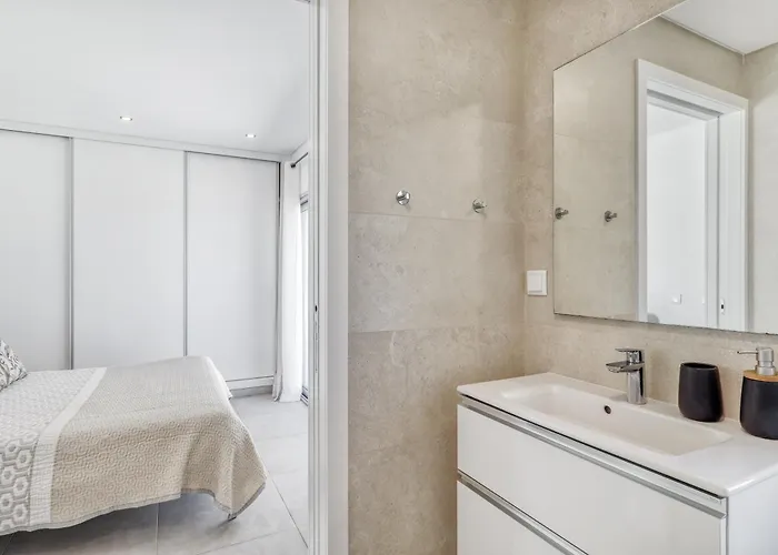 Ocean Chic By The Apartament