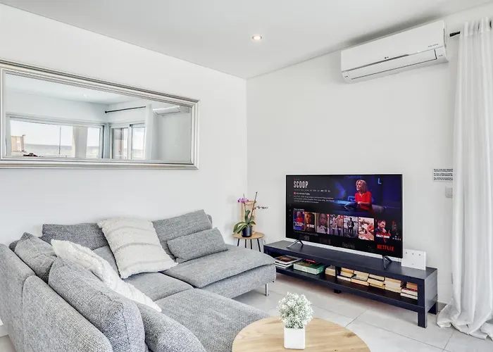 Ocean Chic By The Apartamento *