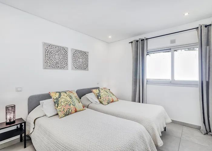 Ocean Chic By The Apartamento *